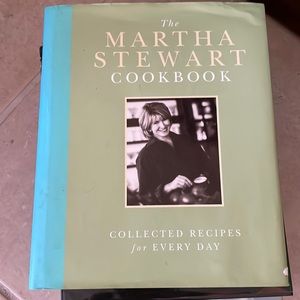 Marth Stewart Cookbook, used no damage to cover.